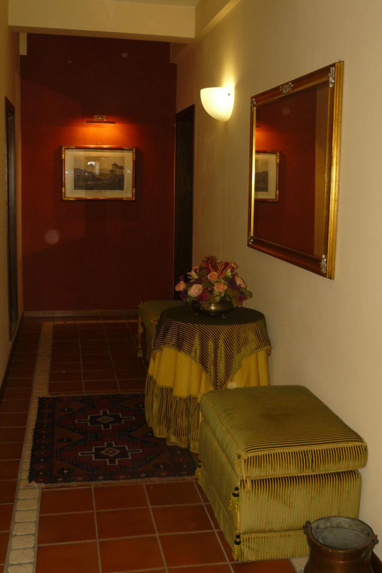 Hotel La Rocca Gubbio Bagian luar foto