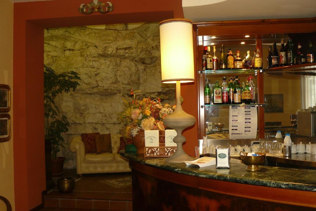 Hotel La Rocca Gubbio Bagian luar foto
