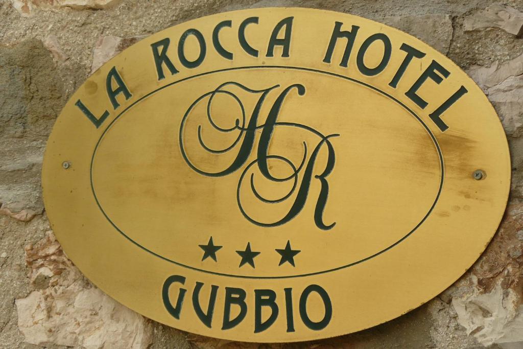 Hotel La Rocca Gubbio Bagian luar foto